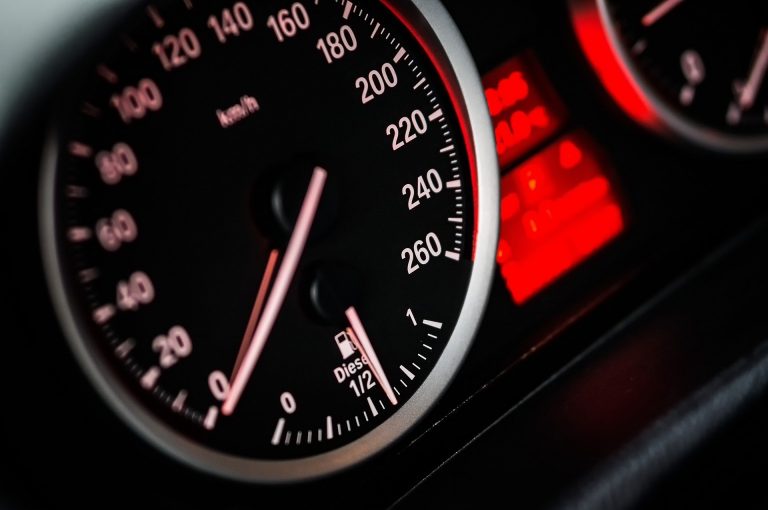 Que faire lorsque le voyant clé à molette s’allume sur Volkswagen Golf 6 ?