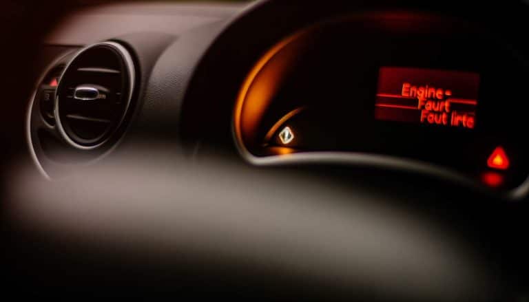 Défaut moteur C3 : Que veut dire le voyant défaut moteur de la Citroën C3 ? Voyant défaut moteur C3 : que révèle-t-il vraiment ?