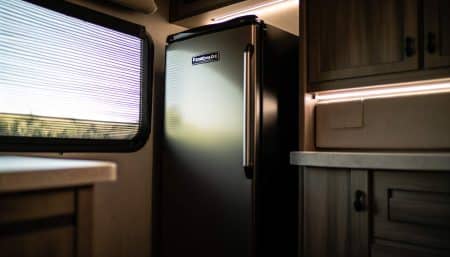 Frigidaire camping-car trimixte : guide complet pour optimiser votre autonomie en voyage Guide ultime : optimiser un Frigidaire trimixte en voyage