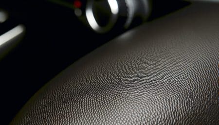 Rénovateur de plastique voiture : techniques et produits pour une restauration impeccable Rénovez vos plastiques auto comme un pro!